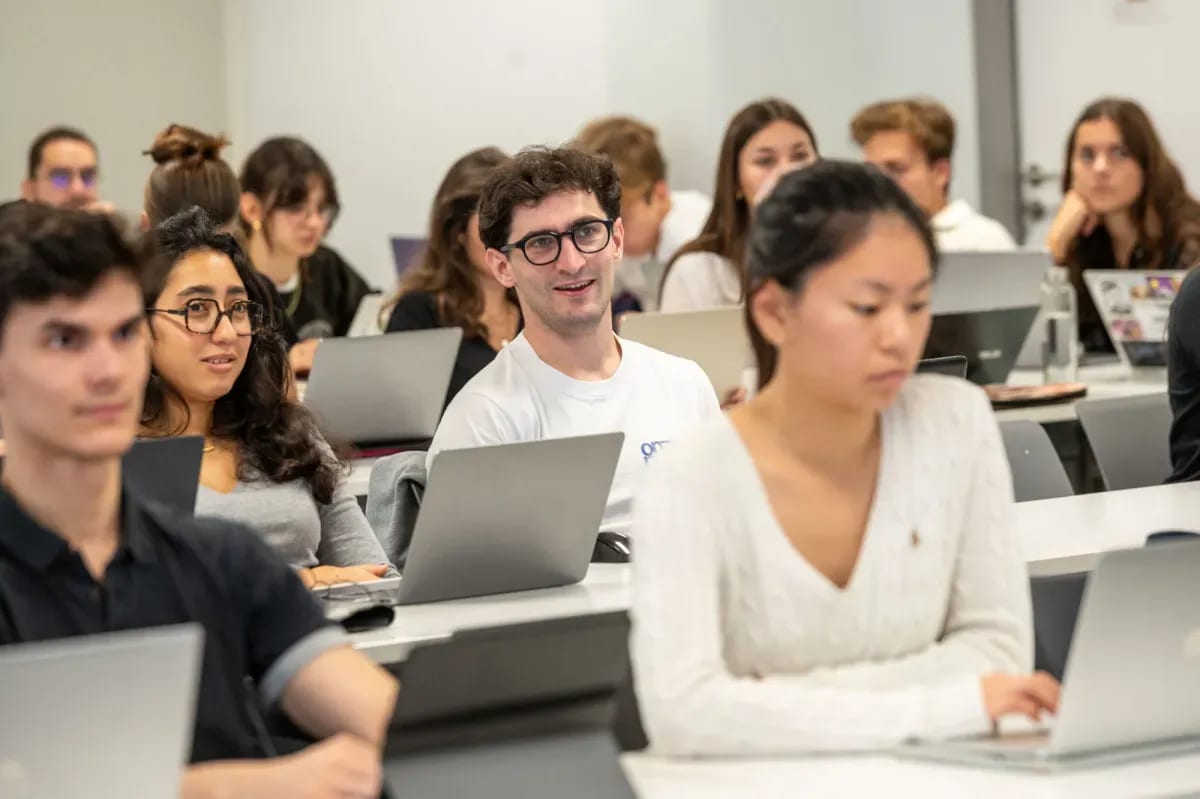 Emlyon Business School image 3